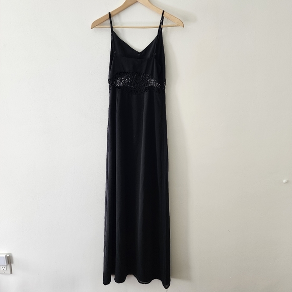 I AM | Black Maxi Dress with Wraparound See Through Crochet Design - Picture 4 of 6